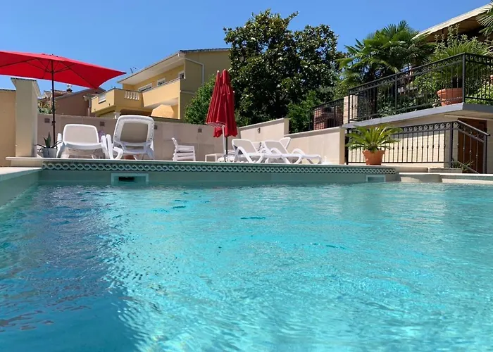 Grand Pool Apartment Ika-Opatija