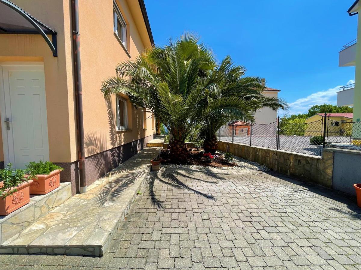 Grand Pool Ika-opatija Apartment